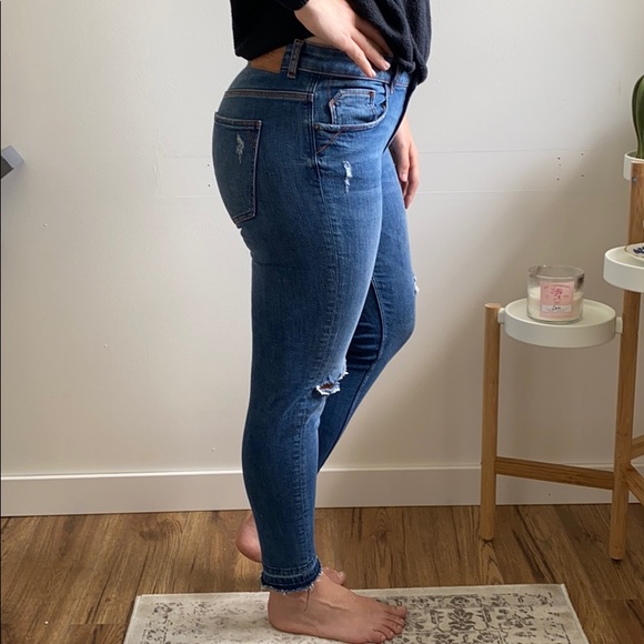 ZARA - lightly worn size 10 ripped jeans. - Picture 3 of 3